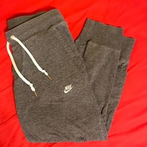 NIKE Capri Joggers